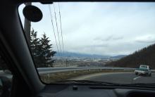 製材所へ車を走らせる 製材所へ車を走らせる